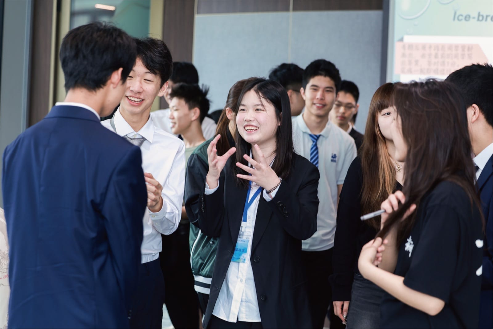 人工智能与商业应用 · 大学课堂与项目任务