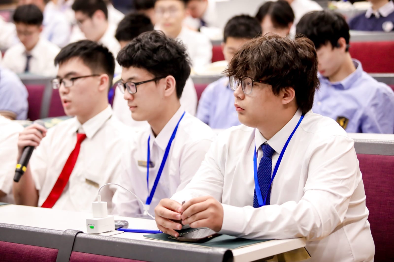 电子电气工程与智能机器人 · 项目现场与主题学习