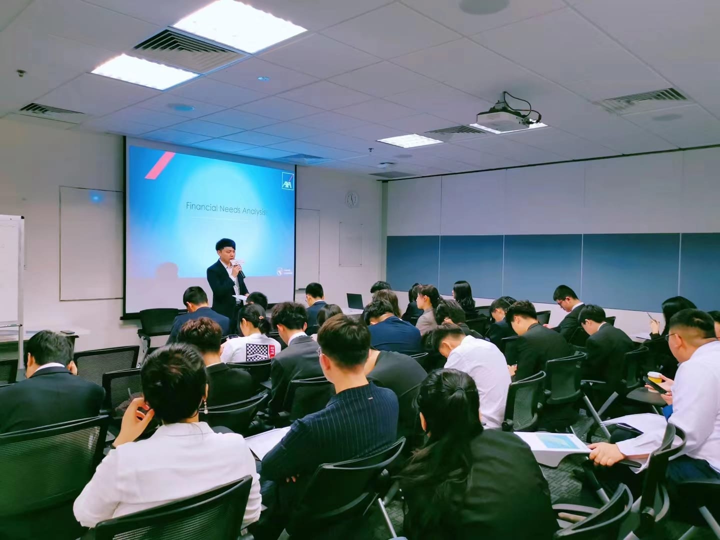新加坡TOP500强金融名企实训项目 · 真实项目现场 08