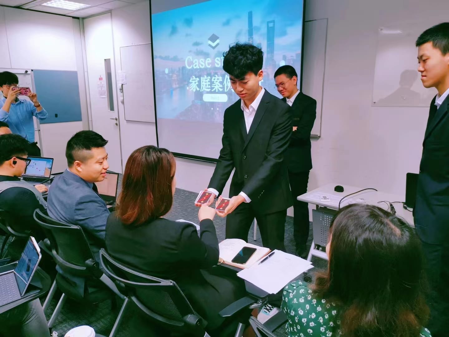 新加坡TOP500强金融名企实训项目 · 真实项目现场 09