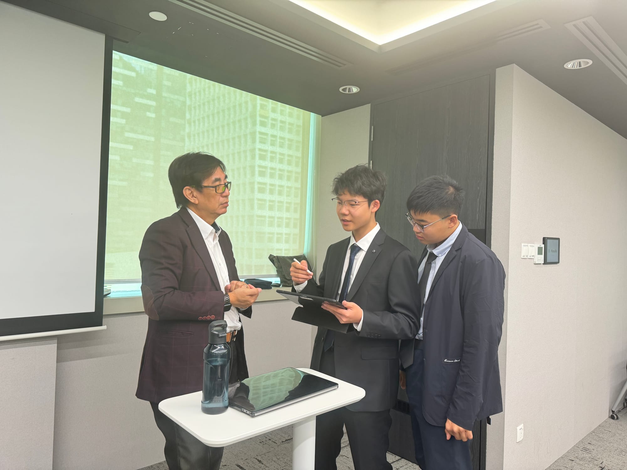 新加坡TOP500强金融名企实训项目 · 真实项目现场 45
