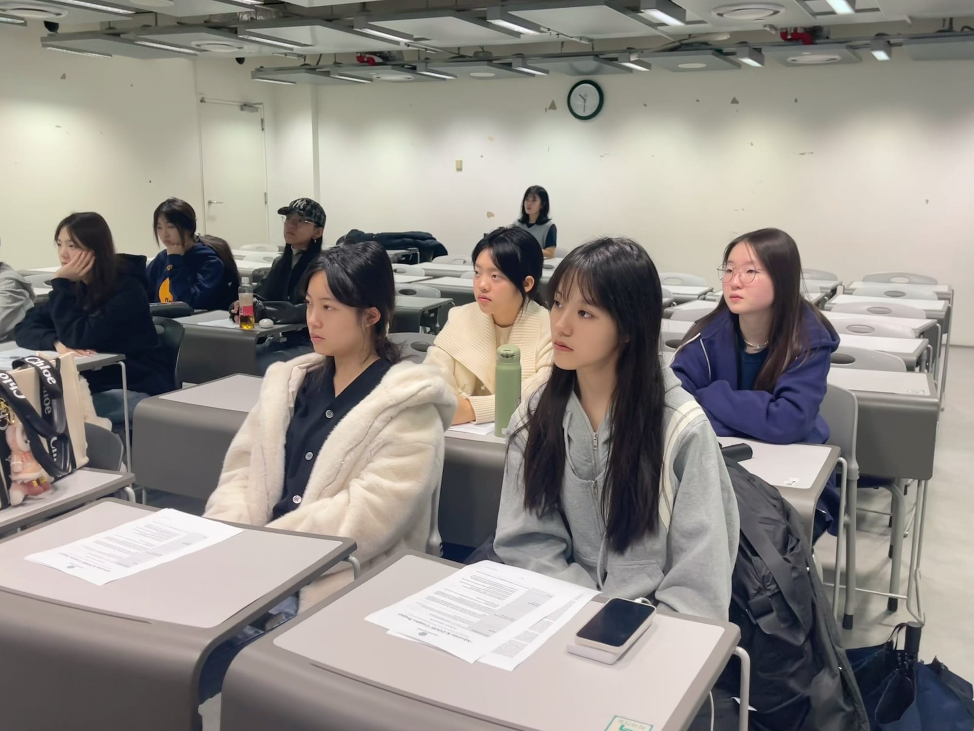 韩国K-pop文化与数字多媒体传媒实训项目 · 真实项目现场 20