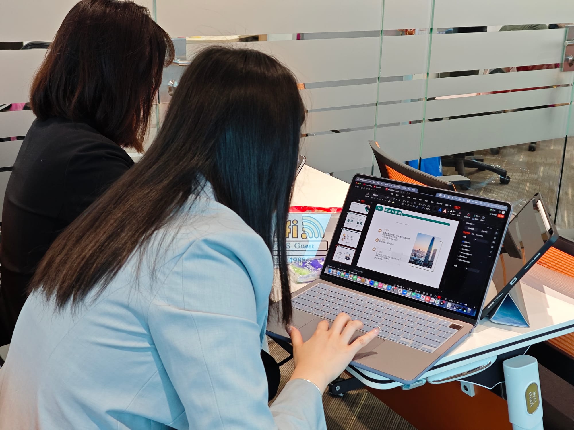 香港TOP500强金融实训项目 · 真实项目现场 36
