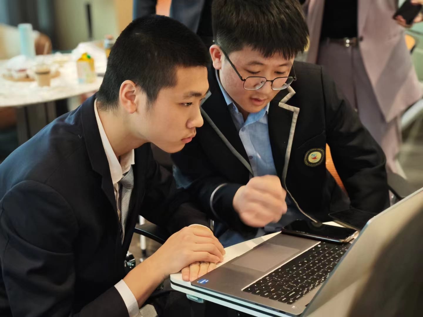 香港TOP500强金融实训项目 · 真实项目现场 40